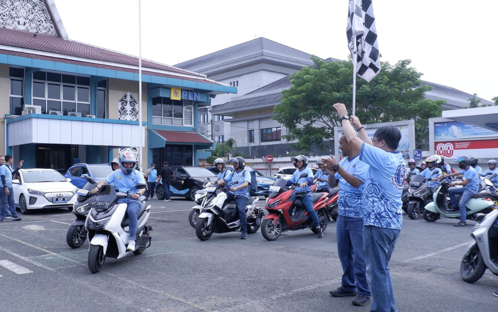 8-371620251125185955560