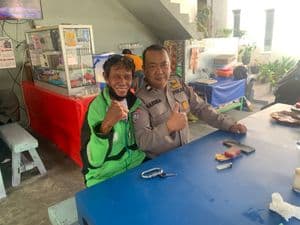 Polisi dan Ojol