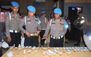 Bidang Propam Polda Kaltim cek tes urine personel Polres Kutim