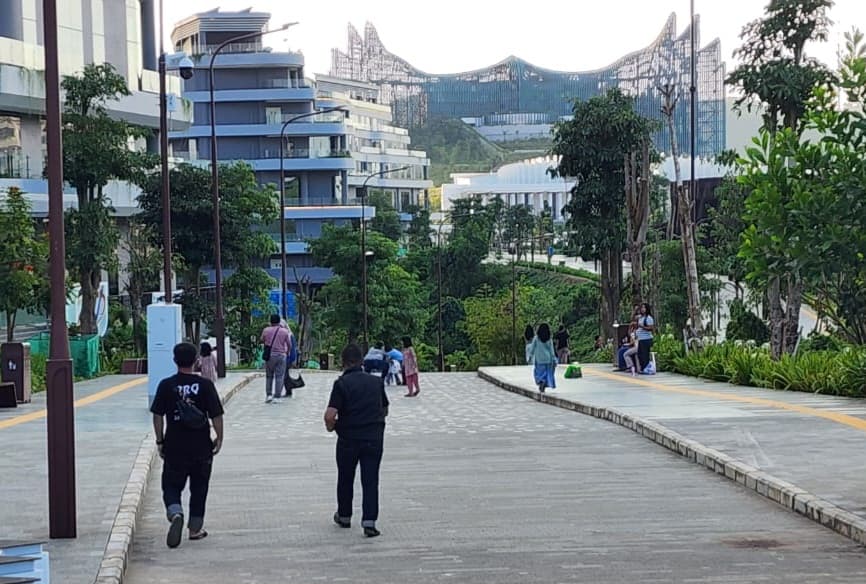 f-872720251125184146069