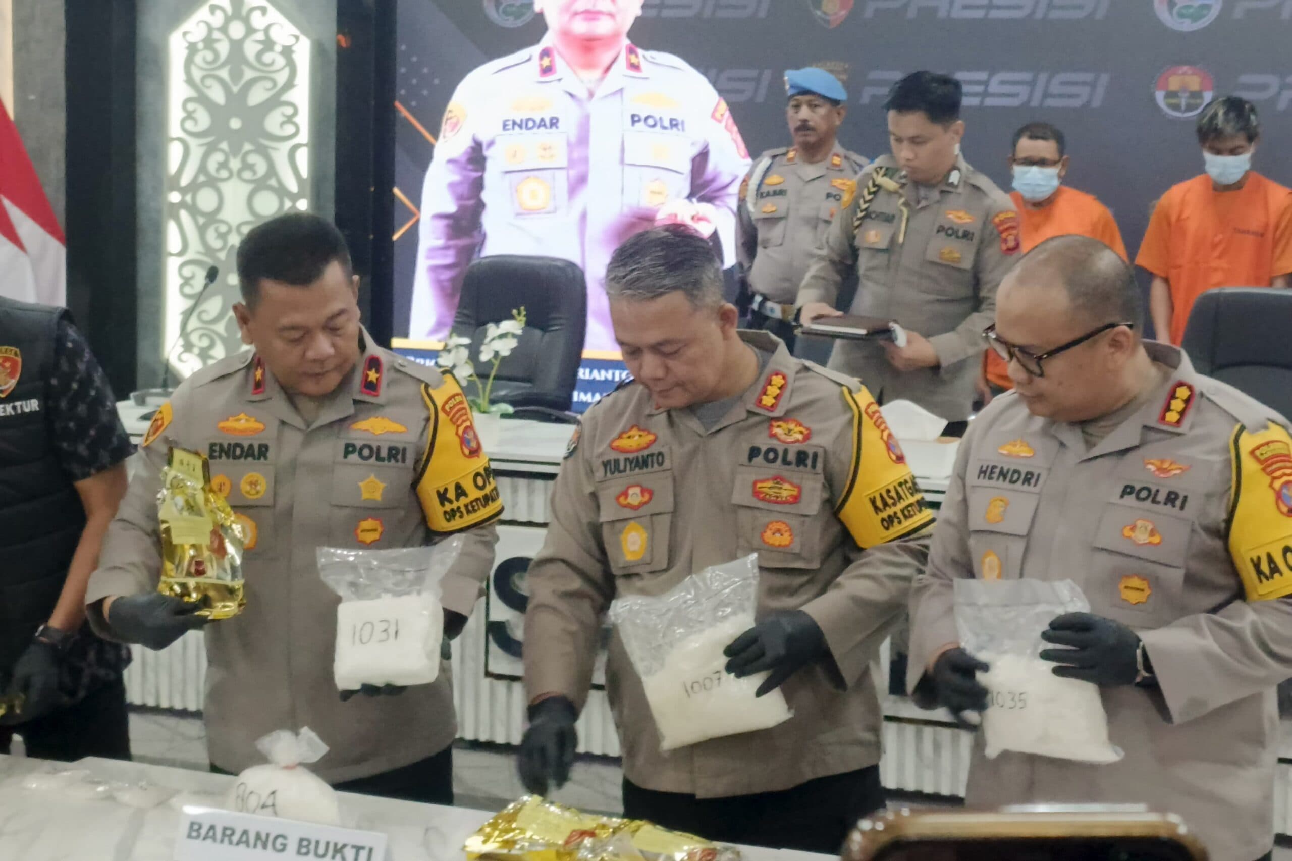 q-135820251125184049723