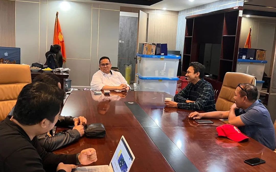 r-409520251125175940507