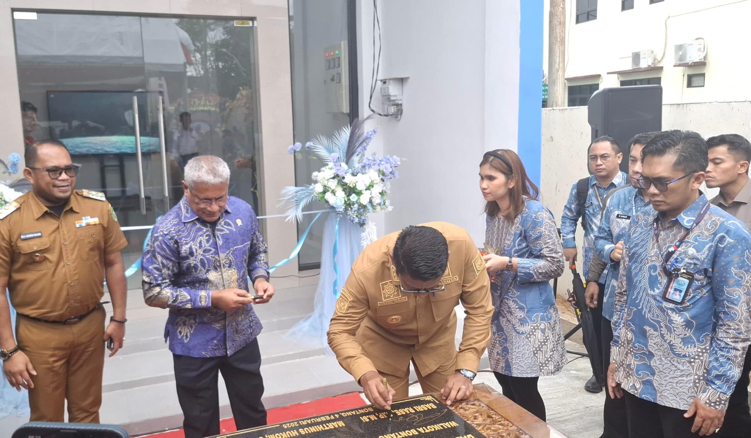 x-136520251125183757493