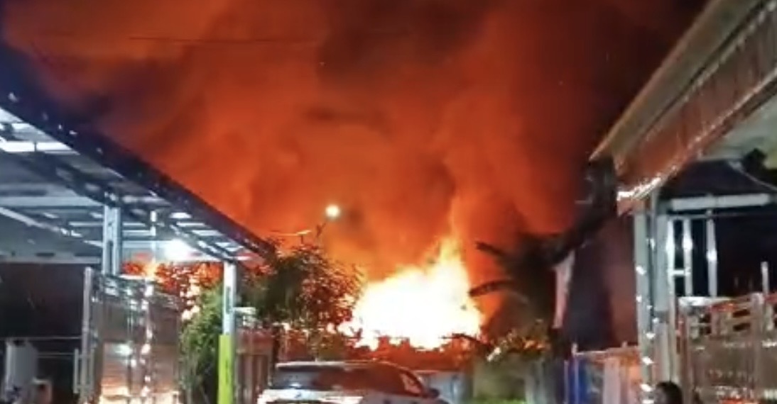 Breaking: 9 Rumah Dilaporkan Terbakar di Samarinda Seberang ...