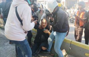 Artis Saipul Jamil viral di media sosial karena dibekuk polisi di pinggir jalan (Foto: Ist)