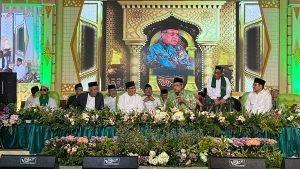 Mantan Ketua Umum PBNU, KH Said Aqil Siradj bersama AMIN hadiri Haul KH Bisri Syansuri di Jombang (Foto: detik)