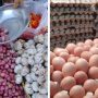 Telur ayam dan bawang di Pasar Rawa Indah (dok: katakaltim)