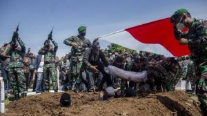 Ilustrasi pemakaman prajurit TNI yang meninggal usai diserang OPM di Papua (dok: Antara)