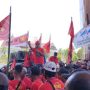 Ratusan Buruh unjuk rasa di Gedung DPRD Kutim pada peringatan May Day (dok: katakaltim)