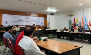 Pihak Basri Rase kunjungi KPU Bontang serahkan berkas jalur Independen (dok:katakaltim)