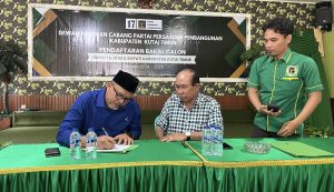 Pendaftaran Bacakada dari partai Demokrat di markas PPP untuk Pilkada Kutim (dok:katakaltim)