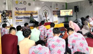 Diskusi pendidikan peduli kesehatan di SD Kreatif Muhammadiyah Bontang (aset: katakaltim)