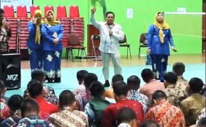 Siswa-siswi SMK Nusantara Mandiri lakukan kunjungan ke kantor Dinas Perpustakaan dan Kearsiapan (DPK) Kota Bontang (Aset: katakaltim)