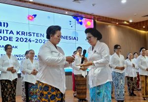 Pengurus Persatuan Wanita Kristen Indonesia (PWKI) Dewan Pimpinan Cabang (DPC) Kutai Timur Periode 2024-2029 dilantik, Sabtu (31/8). (aset: caca/katakaltim)