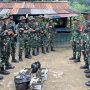 Prajurit Satuan Tugas Pengamanan Perbatasaan RI-Malaysia, Yonarmed 11 Kostrad dari Pos Labang gagalkan upaya penyelundupan barang ilegal berupa 48 kaleng Miras merk Huster, 12 botol Miras merk R&b Likeur, 20 kotak kosmetik pemutih wajah, 1 bungkus obat kuat merk Tanduk Rusa dan 3 slop rokok merk Era asal Malaysia di ujung Desa Labang, Kecamatan Lumbis Pansiangan, Kabupaten Nunukan (aset: hlm/katakaltim)