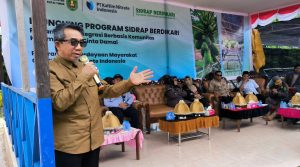 Bupati Ardiansyah Sulaiman, dalam kunjungan kerja di Dusun Sidrap Kecamatan Teluk Pandan (dok: prokutim)