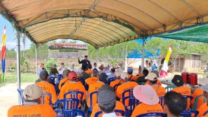 Legislator Faizal Rachman saat menghadiri Panen Raya dan Pembukaan Pelatihan Menanam Padi Berbasis Organik, Rabu (11/9) pagi di Kecamatan Kaubun. (aset: katakaltim)