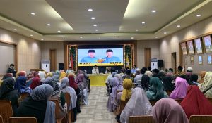 Calon Gubernur Kaltim, Rudy Mas'ud, menggelar silaturahmi bersama guru-guru ngaji dan marbot masjid, di Aula DPD Golkar Kaltim, Sabtu (28/9/2024) (aset: puji/katakaltim)