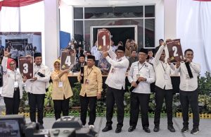 4 Paslon kepala daerah Kota Bontang mengambil nomor urut di KPU Bontang (aset: katakaltim)