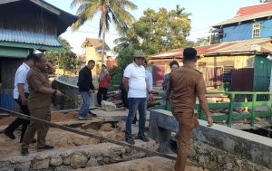 Wali Kota Bontang Lakukan Sidak di Lokasi Rawan Banjir Kelurahan Guntung, Bontang Utara (aset: katakaltim)