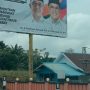 Bawaslu Kutim tindaklanjuti mega banner Bapaslon kepala daerah Kutai Timur Ardiansyah Sulaiman dan Mahyunadi terpasang tepat di depan Kantor Desa Teluk Pandan (ist)