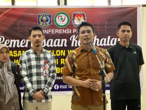 Konferensi pers bapaslon kepala dasrah Sutomo-Nasrullah didampingi KPU Bontang (aset: Sandi/katakaltim)