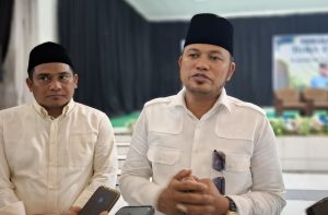 Calon Gubernur Kaltim Rudi Mas'ud saar berkunjung di Kutai Timur, Selasa (29/10). (aset: caca/katakaltim)