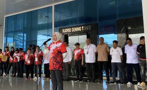 Sri Wartini, Plh Kepala Dispora Kaltim membuka TC Pra POPNAS di halaman Parkir Kadrie Oening Tower, Rabu (30/10/2024). (aset: nirma/ katakaltim)