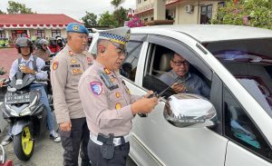 Razia berlangsung di Jalan Bhayangkara, Markas Komando (Mako) Polres Bontang, Gunung Elai, Kecamatan Bontang utara, mulai pukul 16.00 hingga 16.30 Wita, Senin (21/10/2024) (aset: yub/katakaltim)