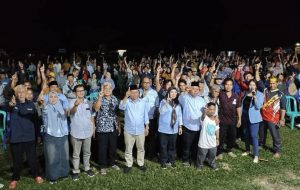 Paslon Bupati dan Wakil Bupati Berau Madri Pani-Agus Wahyudi (MP-AW) kampanye di Kampung Merapun, Kecamatan Kelay, Sabtu (19/10/2024) (aset: Syam/katakaltim)