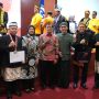 Penjabat Sementara (Pjs) Wali Kota Bontang, Munawwar didampingi Sekretaris Daerah Kota Bontang, Aji Erlynawati turut hadir dalam acara Pelepasan Pelatihan Kepemimpinan Nasional Tingkat II angkatan IX Tahun 2024 bertempat di Puslatbang KDOD LAN RI Samarinda pada Kamis, 26 September 2024. (Aset: prokompim)