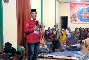 Paslon Najirah-Aswar menggelar sosialisasi program di relawan T Nar, Sabtu (19/10). Muhammad Aswar Berjanji akan lunasi BPJS masyarakat yang menunggak (aset: agu/katakaltim)