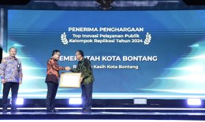 Pemerintah Kota (Pemkot) Bontang menerima penghargaan Top Inovasi Pelayanan Publik untuk Kelompok Replikasi tahun 2024, dalam gelaran Gebyar Pelayanan Publik dengan tajuk "Wujudkan Ekosistem Pelayanan Publik Transformatif, Inovatif dan Inklusif", berlangsung di Jakarta Selatan, Selasa (8/10/2024). (aset: prokompim Bontang)