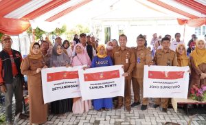 Pemerintah Kota (Pemkot) Bontang menyalurkan bantuan Asistensi Rehabilitasi Sosial (ATENSI) dari Kementerian Sosial (Kemensos), Selasa (8/10/2024), di Rumah Singgah DSPM Parikesit, Bontang Utara. (aset: prokompim)