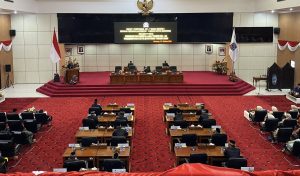 Rapat paripurna DPRD Kota Bontang bersama Pemerintah Kota Bontang di Sekambing, Bontang Lestari, Kecamatan Bontang Selatan (aset: sandi/katakaltim)