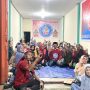 Paslon kepala daerah Kota Bontang Najirah-Aswar bersama timnya usai menggelar sosialisasi dan deklarasi dukungan di Kelurahan Belimbing, Sabtu 19 Oktober 2024 (aset: agu/katakaltim)