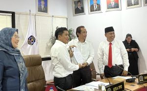 Dewan Perwakilan Rakyat Daerah (DPRD) Kota Bontang menggelar Rapat Paripurna Ke-9 Masa Sidang I dalam rangka Pengesahan Rancangan Peraturan DPRD tentang Tata Tertib DPRD Kota Bontang, Kamis (17/10/2024) lalu di Bontang Lestari. (aset: agu/katakaltim)