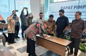 Rapat pimpinan di lingkungan Pemkab Kutim dipimpin langsung oleh Pjs Bupati Kutim Agus Hari Kesuma (aset: ainun/katakaltim)