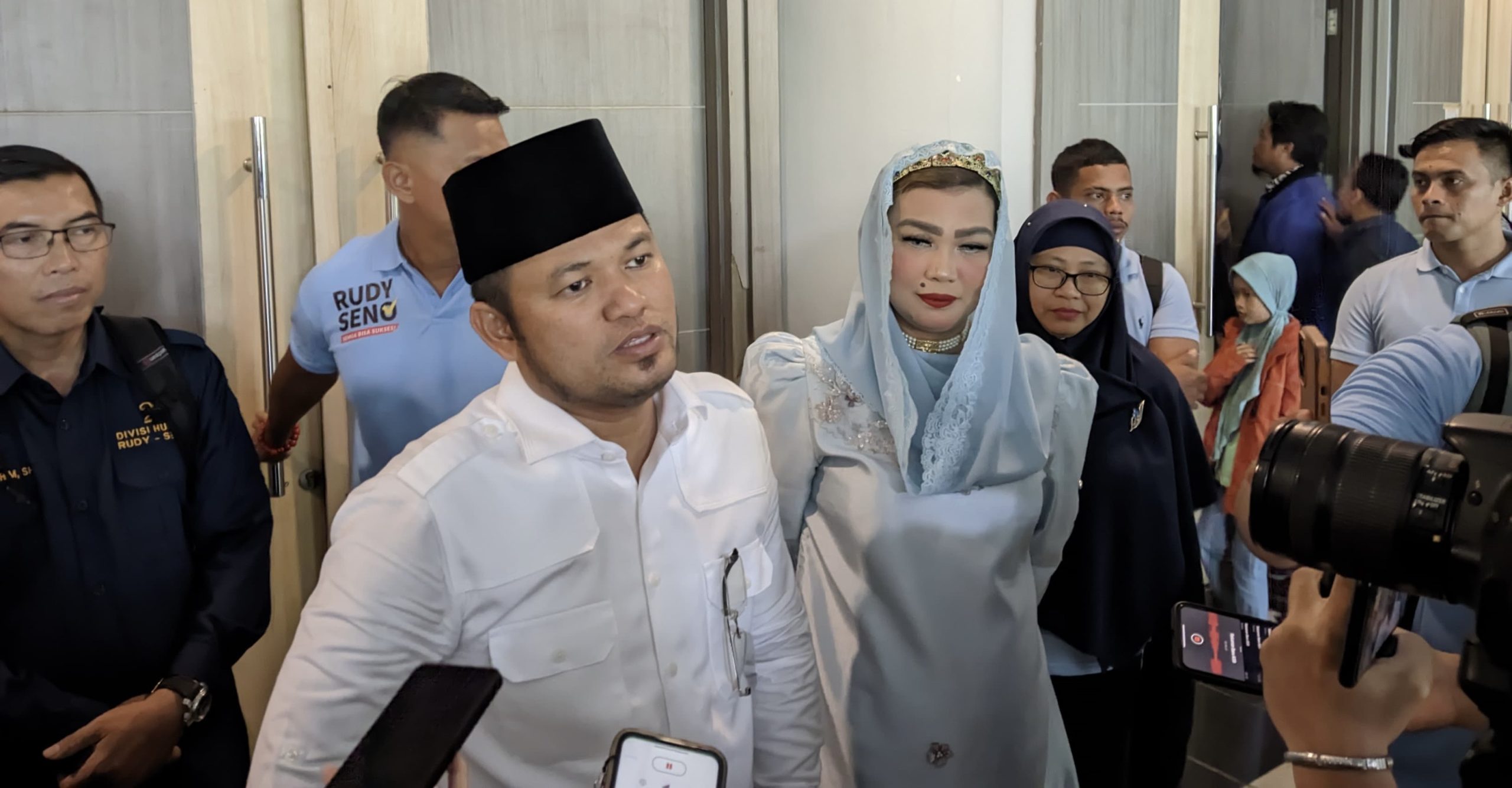 Calon Gubernur Kaltim Rudy Mas’ud saat ditemui awak media (aset: puji/katakaltim)