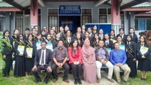 56 mahasiswa dari 3 program studi, Administrasi Bisnis, Mesin Otomotif dan Teknik Sipil Polsen Kabupaten Kutai Barat (Kubar) dinyatakan lulus. (aset: hadi/katakaltim.com)