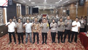 Polres Kutim (Kutim) menggelar Bimbingan Teknis (Bimtek) Pengamanan Tempat Pemungutan Suara (TPS), di Aula Hotel Royal Victory dipimpin langsung Wakapolres Kutim Kompol Herman Sopian. (aset: humas Polres Kutim/katakaltim.com)