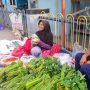 Pedagang di Pasar Sangatta Lama mewanti-wanti harga cabai tembus Rp100 Ribu mulai bulan Desember (aset: caca/katakaltim)