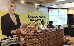 Anggota DPRD Kaltim, Shemmy Permata Sari, menggelar sosialisasi wawasan kebangsaan di Kota Bontang, Jumat 15 November 2024. (aset: agu/katakaltim.com)