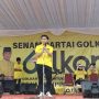 Ketua DPD II Golkar Bontang Andi Faizal Sofyan Hasdam saat berorasi dalam HUT Golkar ke-60 yang dirayakan pengurus daerah di Kota Bontang. (aset: agu/katakaltim.com)