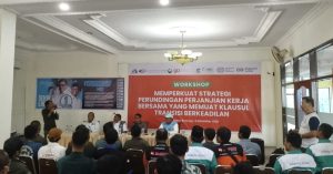 Serikat buruh di Kota Bontang menggelar deklarasi dukungan terhadap pasangan calon Walikota dan Wakil Walikota Bontang, Basri-Chusnul (aset: yub/katakaltim)