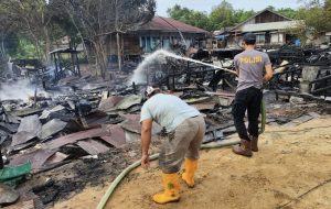 Kebakaran di Kutai Barat hanguskan 6 rumah warga (aset: polreskubar)