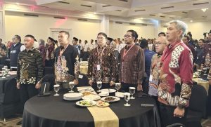 Pjs Bupati Kutim Agus Hari Kesuma hadir dalam debat perdana Pilkada Kutim di Kota Balikpapan pada 2 November 2024. (aset: ainun/katakaltim.com)