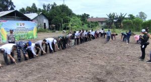 Polres Kutai Timur (Kutim) menggandeng Pemkab Kutim dan Forum Koordinasi Pimpinan Daerah (Forkopimda) meluncurkan Gugus Tugas Polri Mendukung Ketahanan Pangan, di lahan milik Nurhaidi di Jalan AW Syahrani, Sangatta Utara, Rabu (20/11/2024). (aset: prokutim/katakaltim.com)