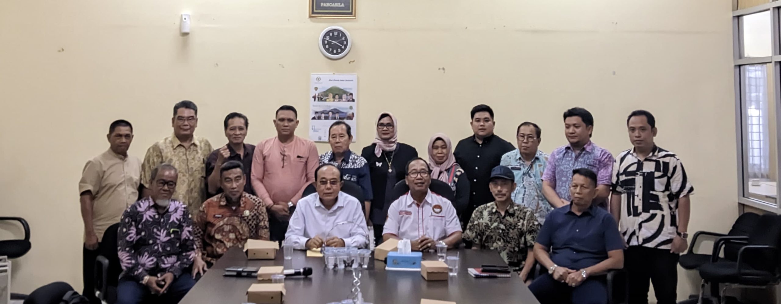 Andi Sofyan Hasdam bersama Forkoda DOB Kaltim (aset: galang/katakaltim)