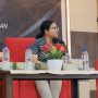 Dinamisator JATAM Kaltim, Mareta Sari saat menjadi narasumber dalam dialog desakan pengesahan UU perampasan aset di Universitas Mulawarman Kota Samarinda (aset: puji/katakaltim.com)